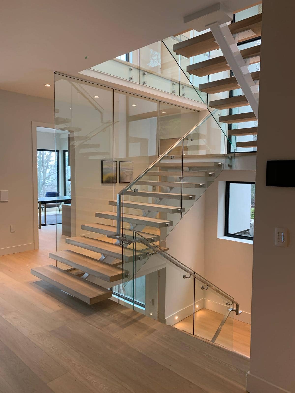 Wooden tread Stainless steel handrail staircase