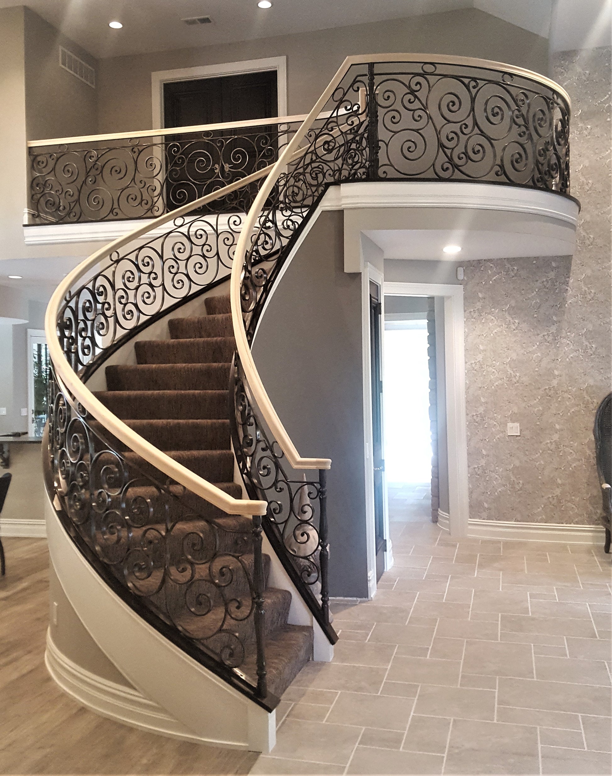 austaircase Custom Exterior Curved Iron Balustrade