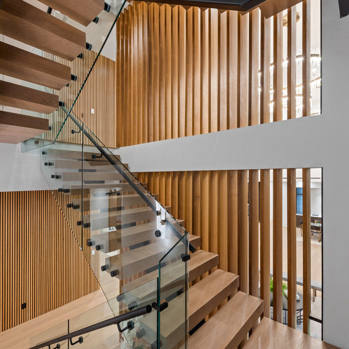 Hight-quality straight staircase center beam with glass railing
