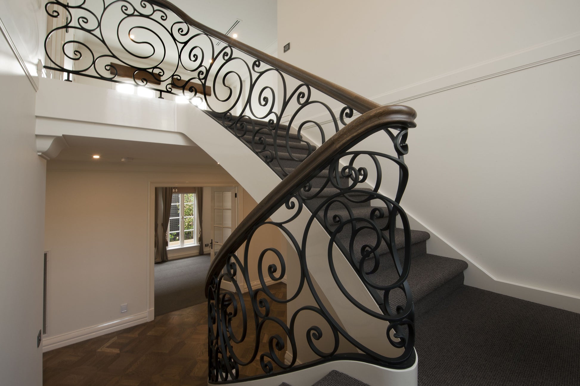 austaircase Curved Wrought Iron Stair Balustrade For Villa&Hotel Project