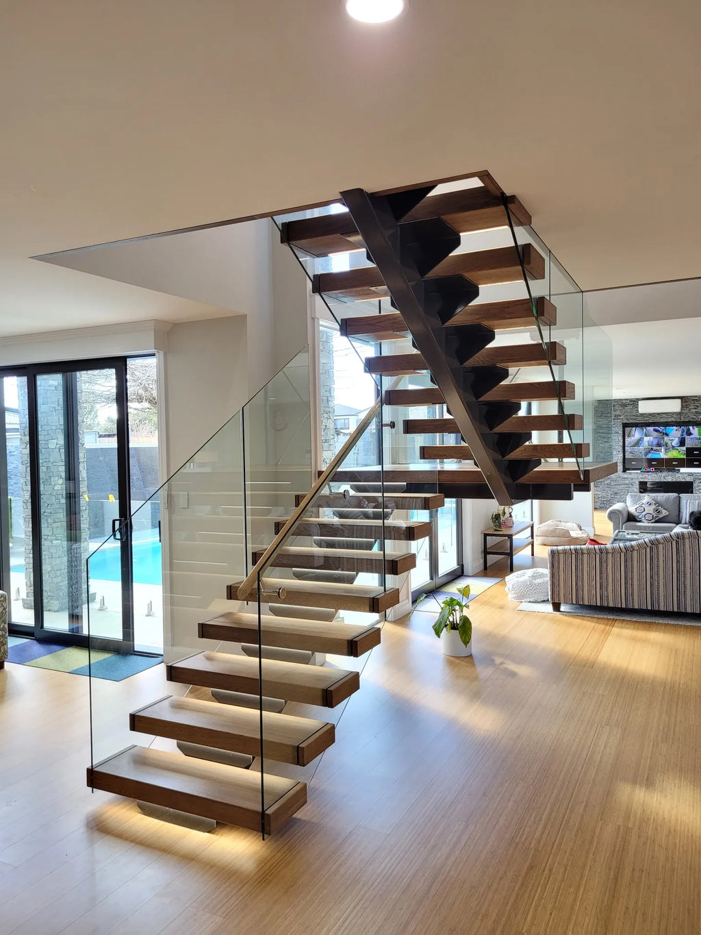 Customize wood tread with glass railing straight staircase