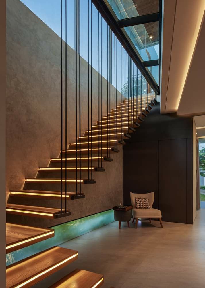 Minimalist customized wooden tread floating staircase