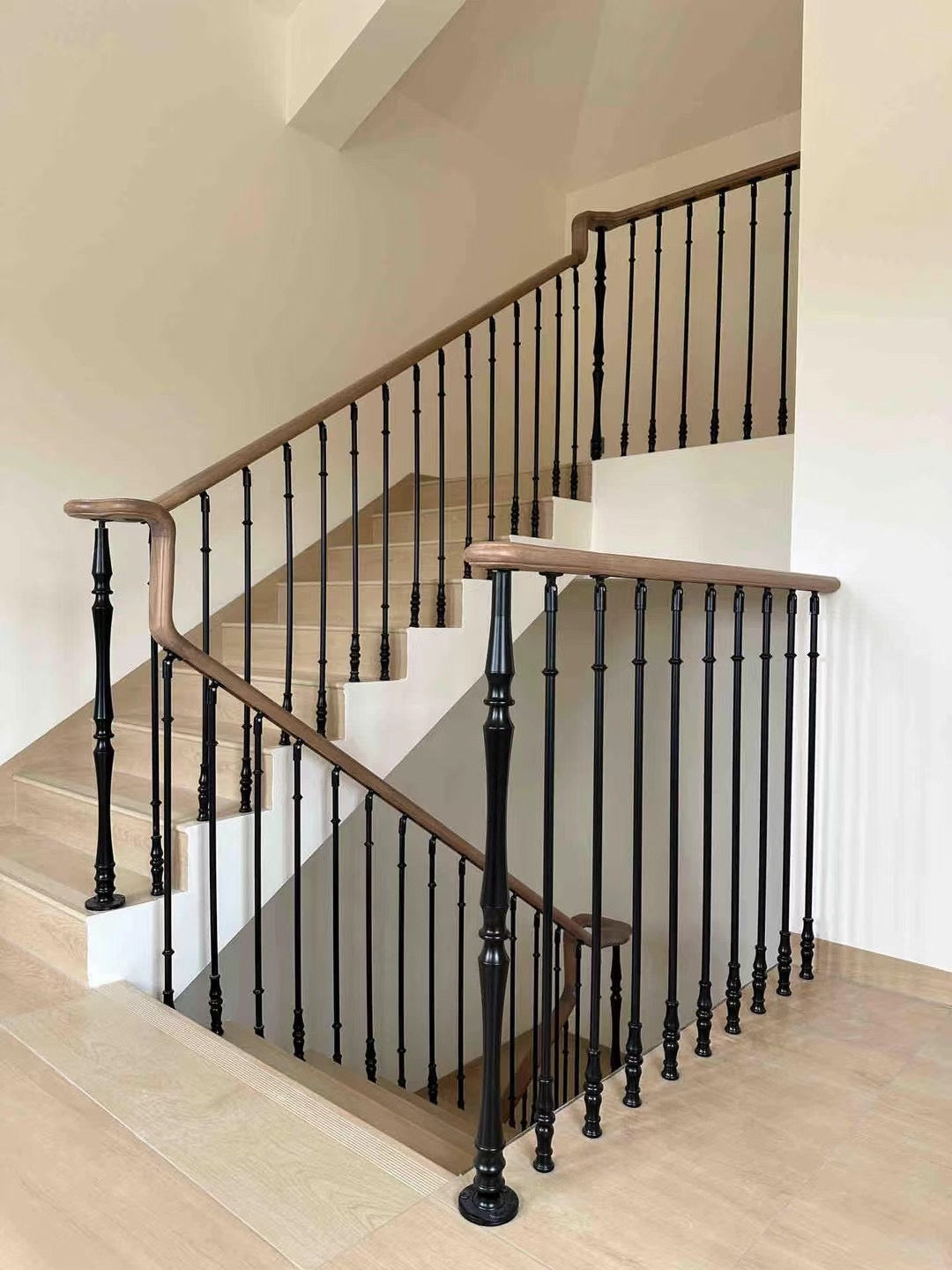 austaircase Modern Straight Iron Stair Balustrade with Wood Toprail
