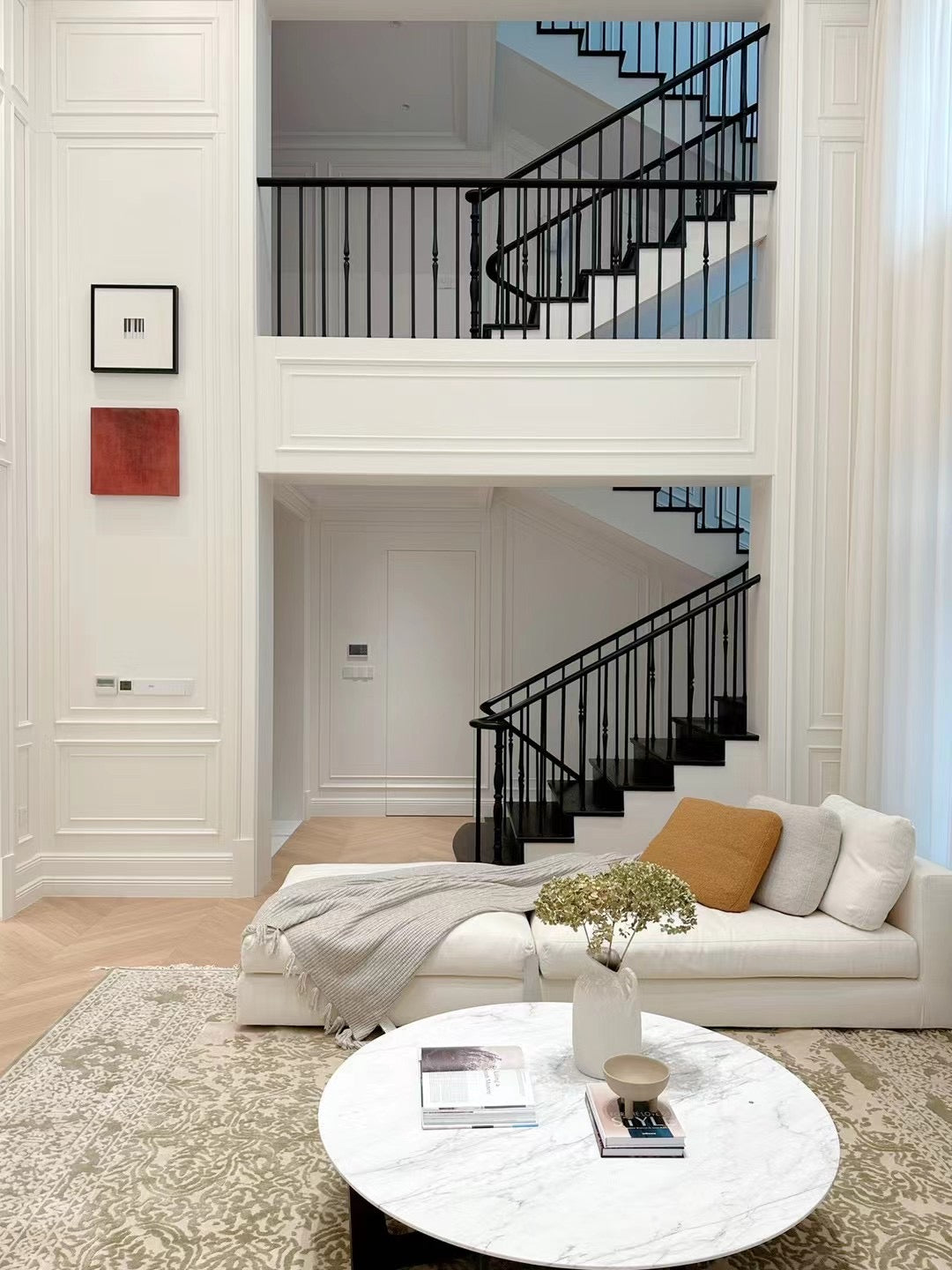 austaircase Villa Elegant Matte Black Stair Balustrade