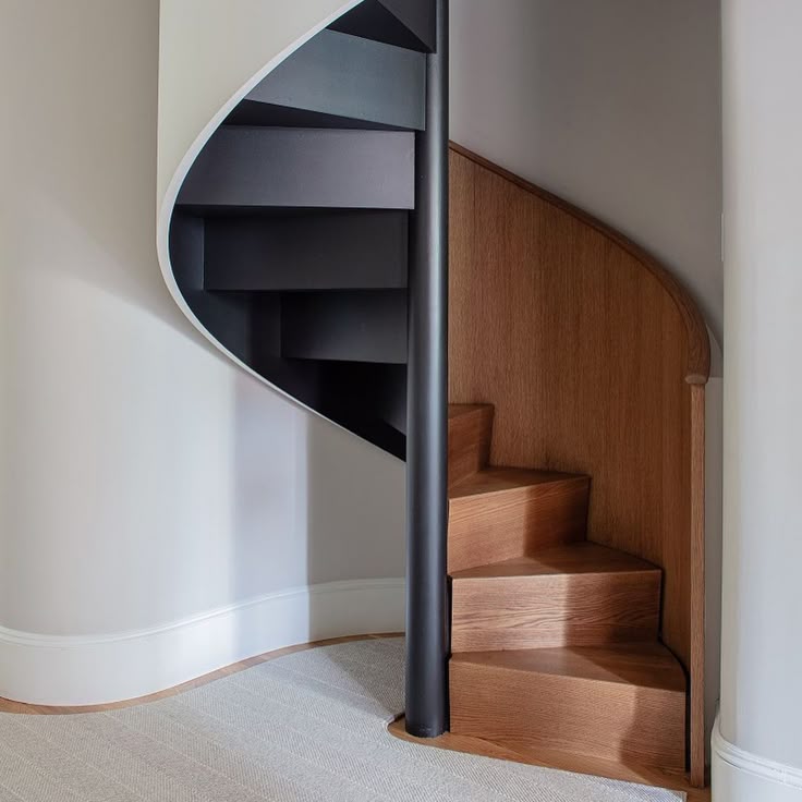 Indoor Oak Spiral Staircase