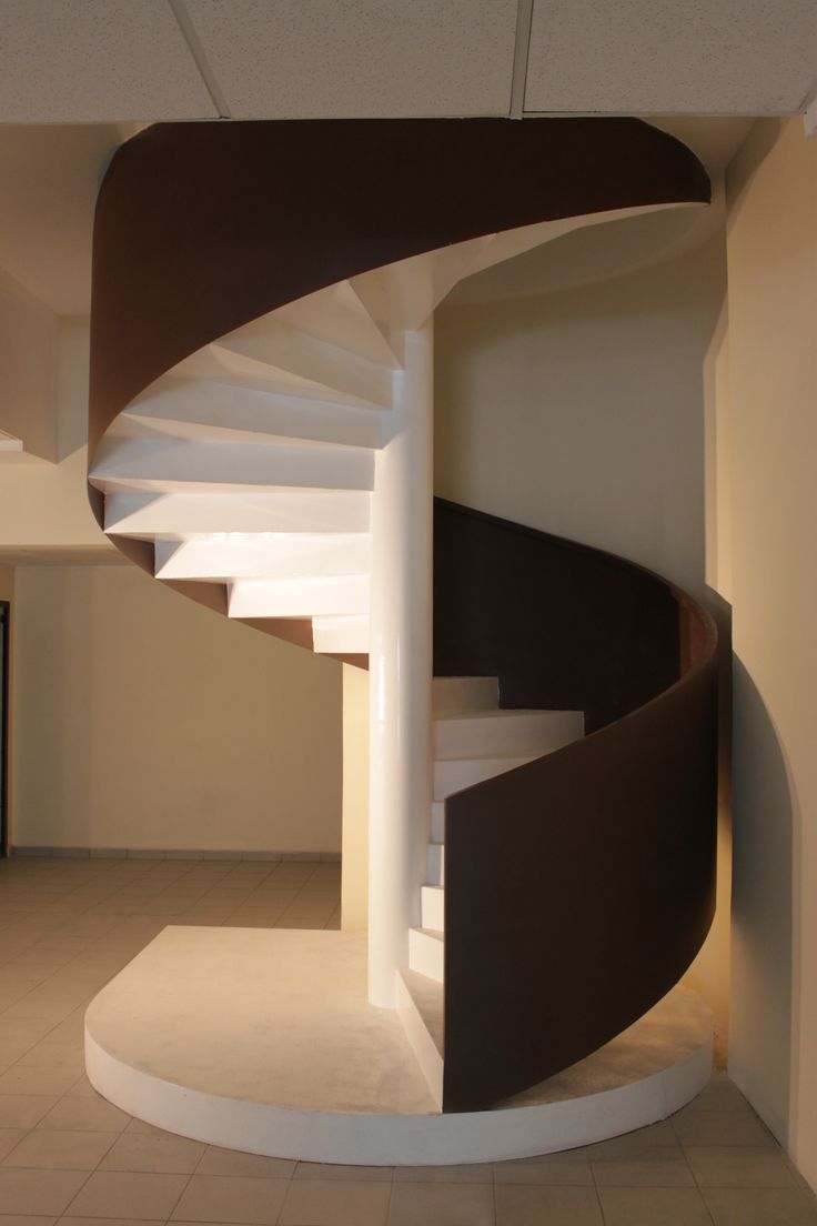 Indoor Oak Spiral Staircase