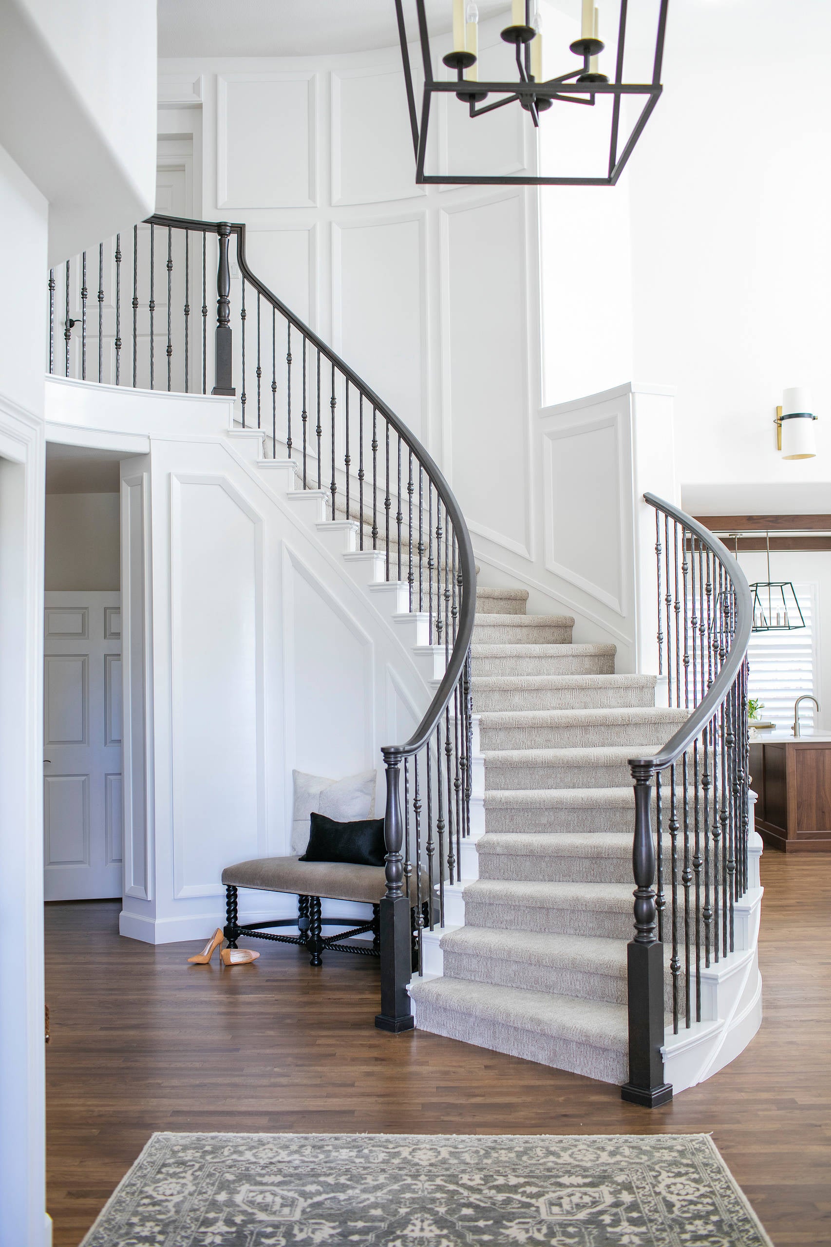austaircase Villa Grand Foyer Curved Iron Stair Balustrade