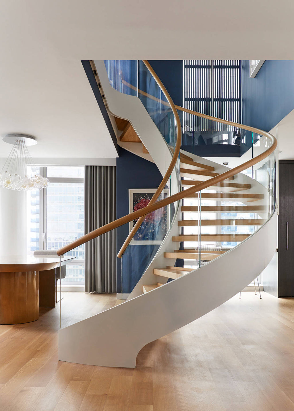 Wooden handrail Bend Glass Curved Staircase with wood tread